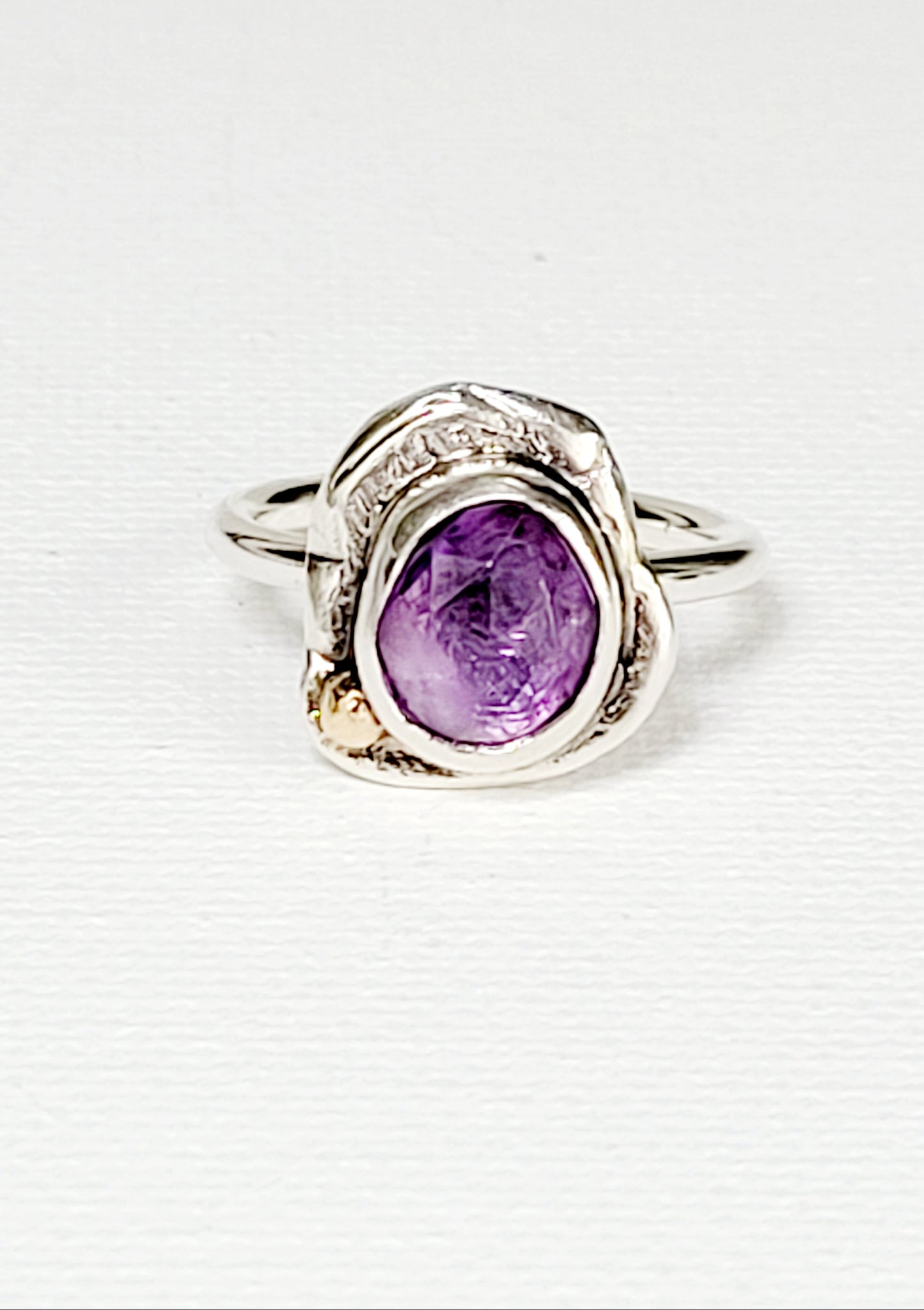 Ring from the "Nugget collection" in sterling silver and amethyst