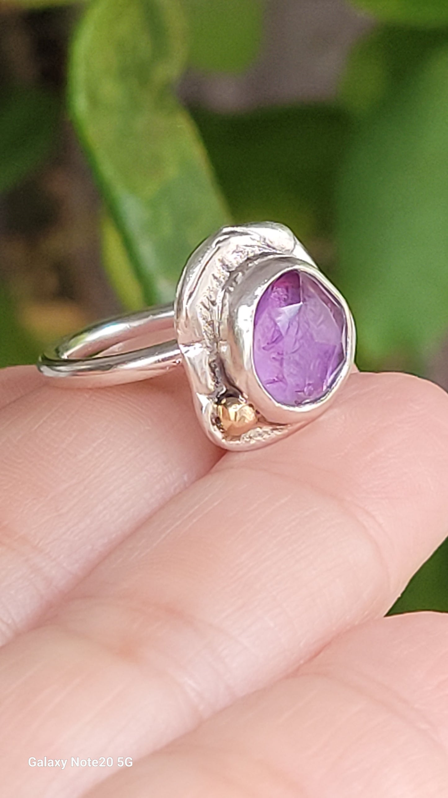 Ring from the "Nugget collection" in sterling silver and amethyst