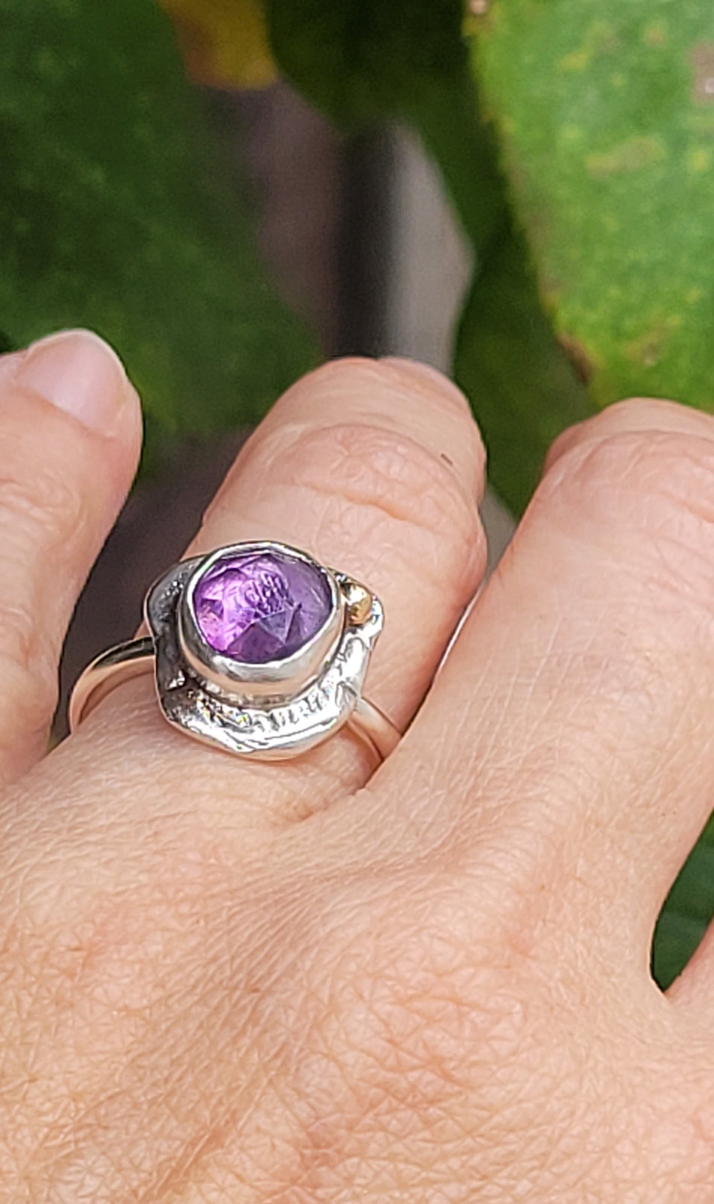 Ring from the "Nugget collection" in sterling silver and amethyst