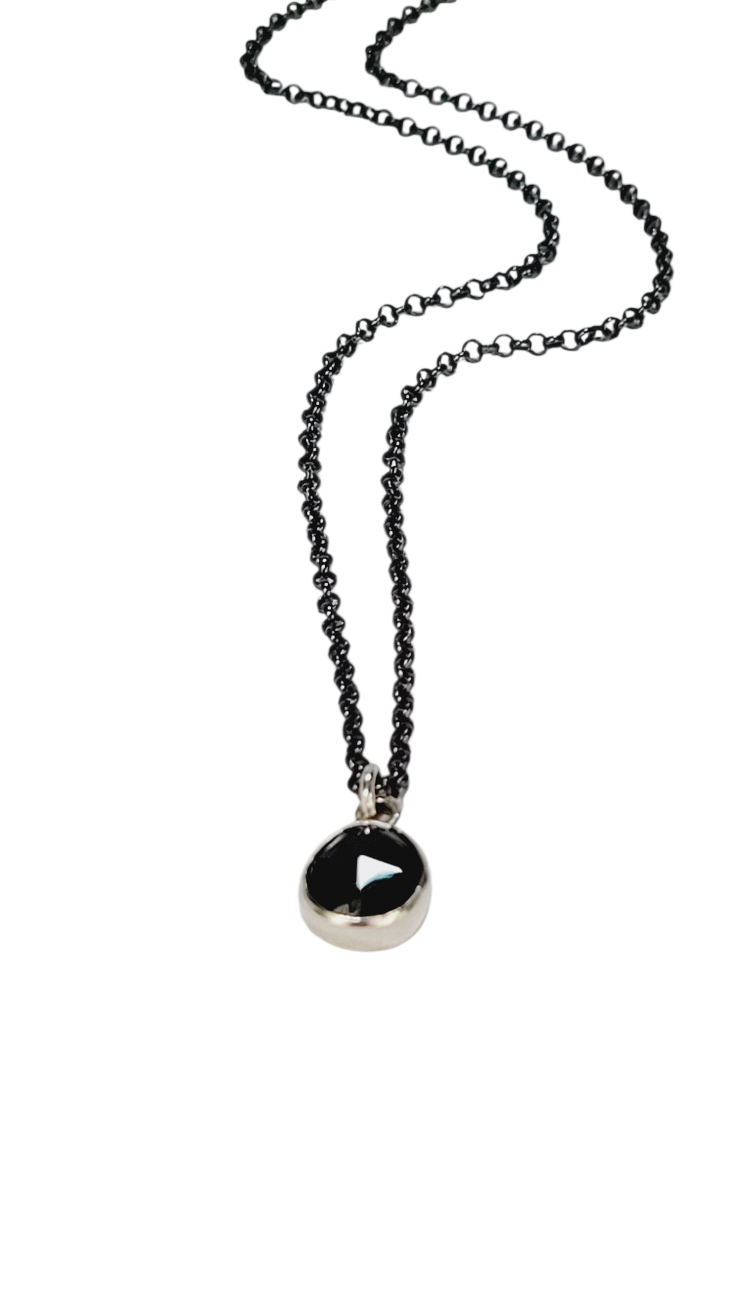 Minimalist pendant made of sterling silver and faceted onyx