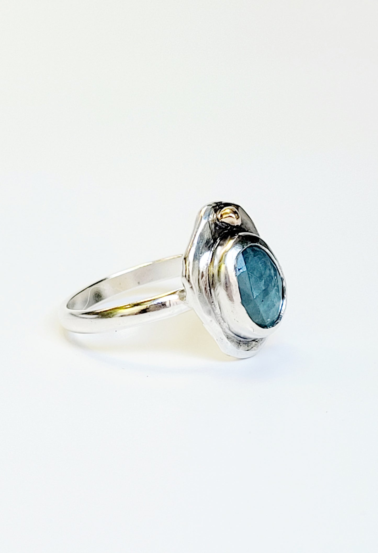 Ring from the "Nugget Collection" in Sterling Silver and Aquamarine