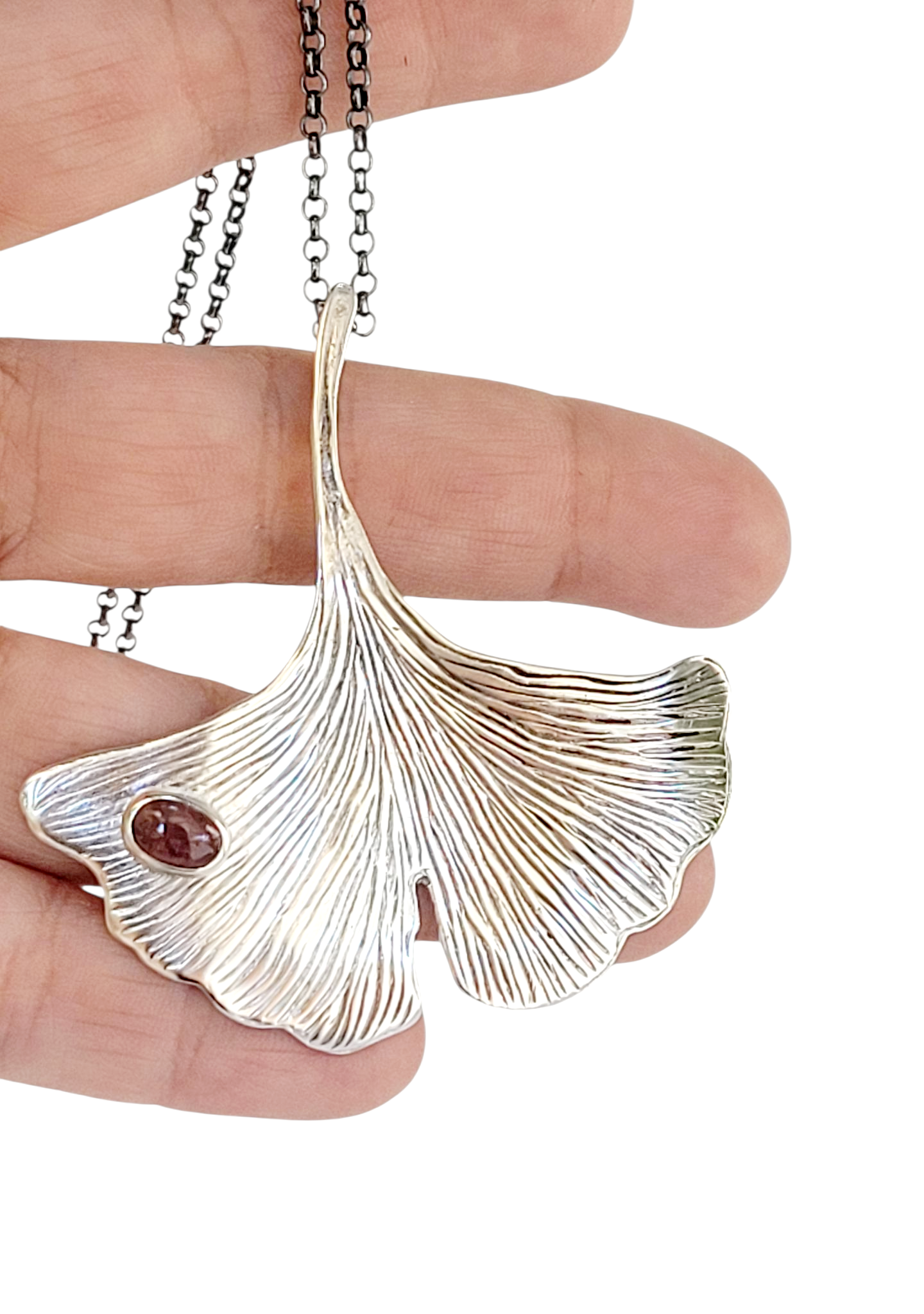 🌱 Ginkgo Biloba 🌱 Pendant chiseled in Sterling Silver with a Rubellite Tourmaline