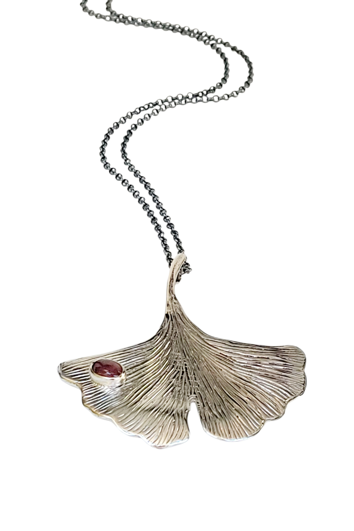 🌱 Ginkgo Biloba 🌱 Pendant chiseled in Sterling Silver with a Rubellite Tourmaline