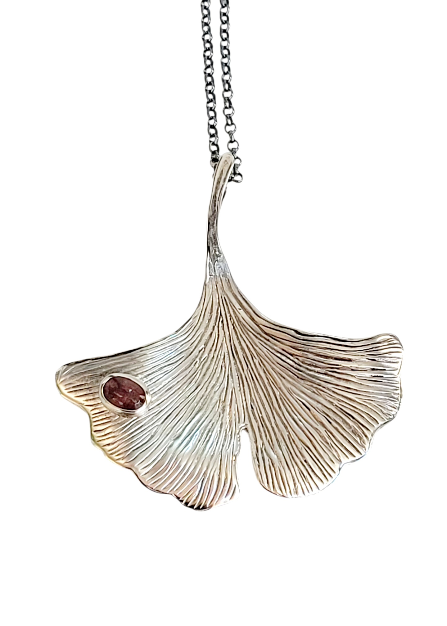 🌱 Ginkgo Biloba 🌱 Pendant chiseled in Sterling Silver with a Rubellite Tourmaline