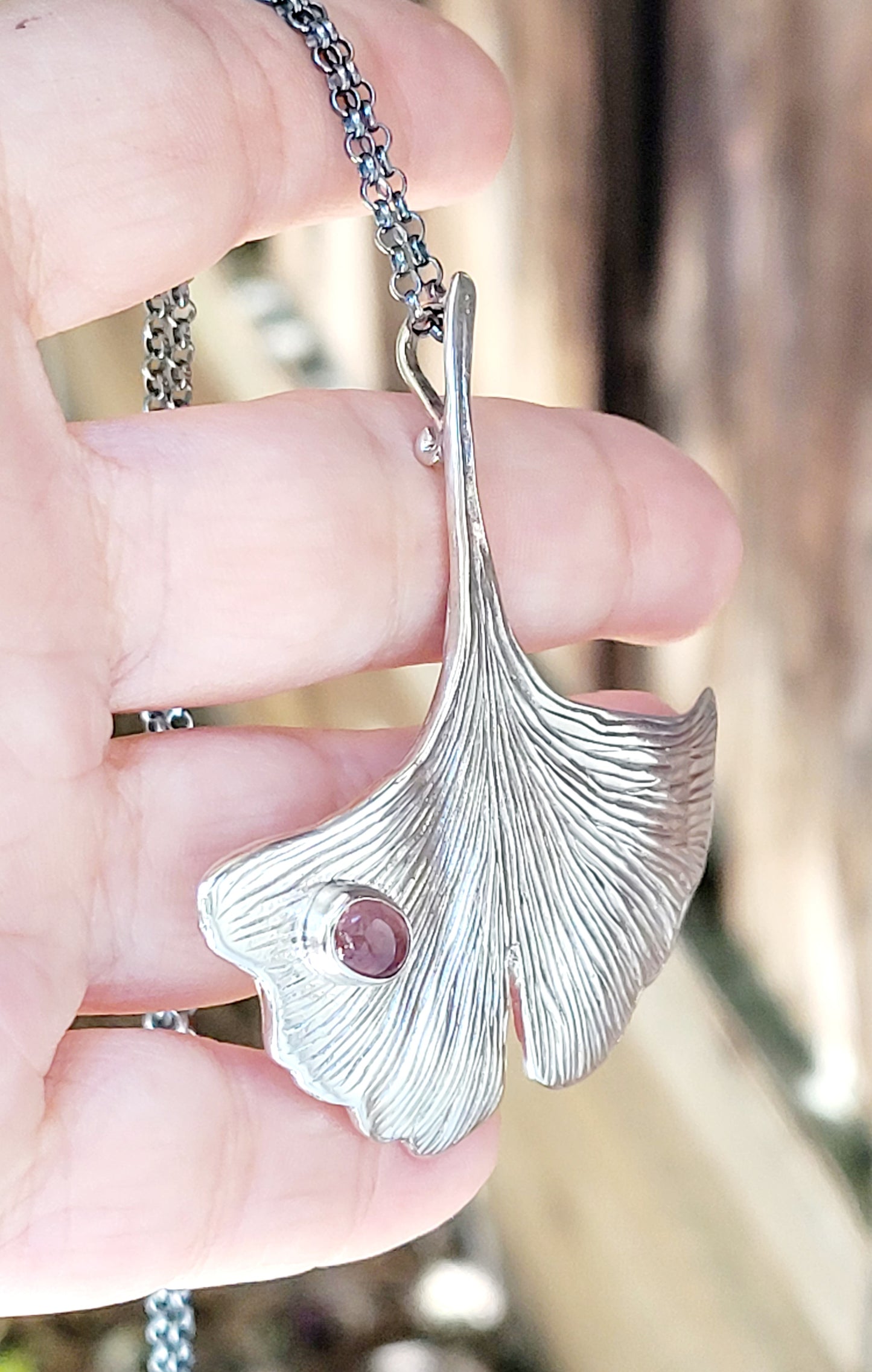 🌱 Ginkgo Biloba 🌱 Pendant chiseled in Sterling Silver with a Rubellite Tourmaline