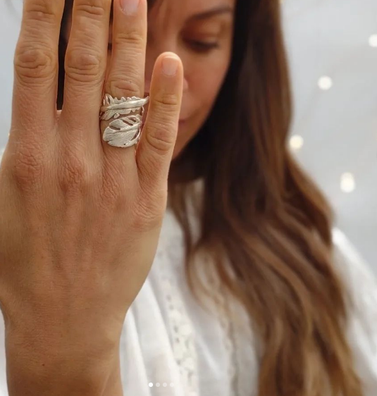 Adjustable Feather Ring