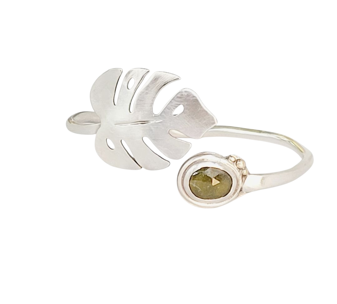 Bracelet with Monstera and Green Peridot