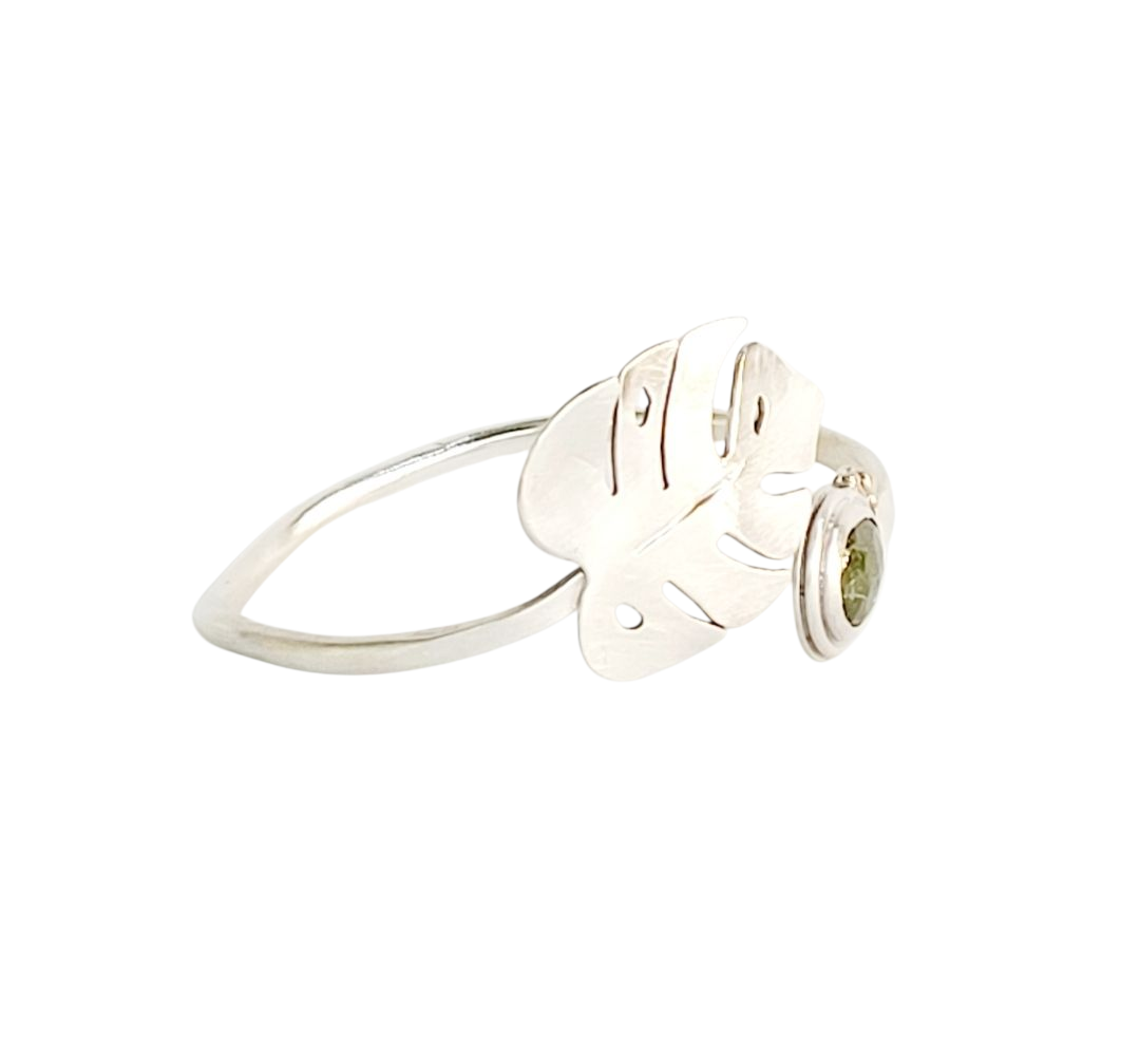 Bracelet with Monstera and Green Peridot