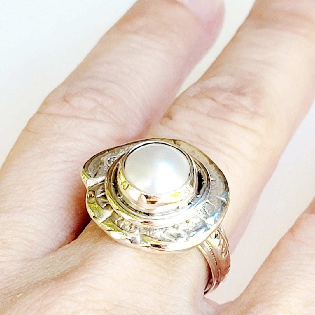 Pearl and Sterling Silver Ring from the "Nugget" collection