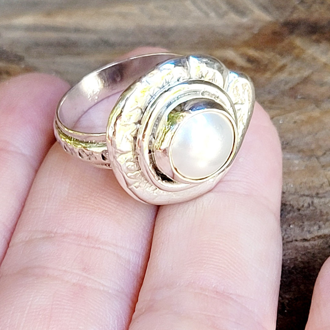 Pearl and Sterling Silver Ring from the "Nugget" collection