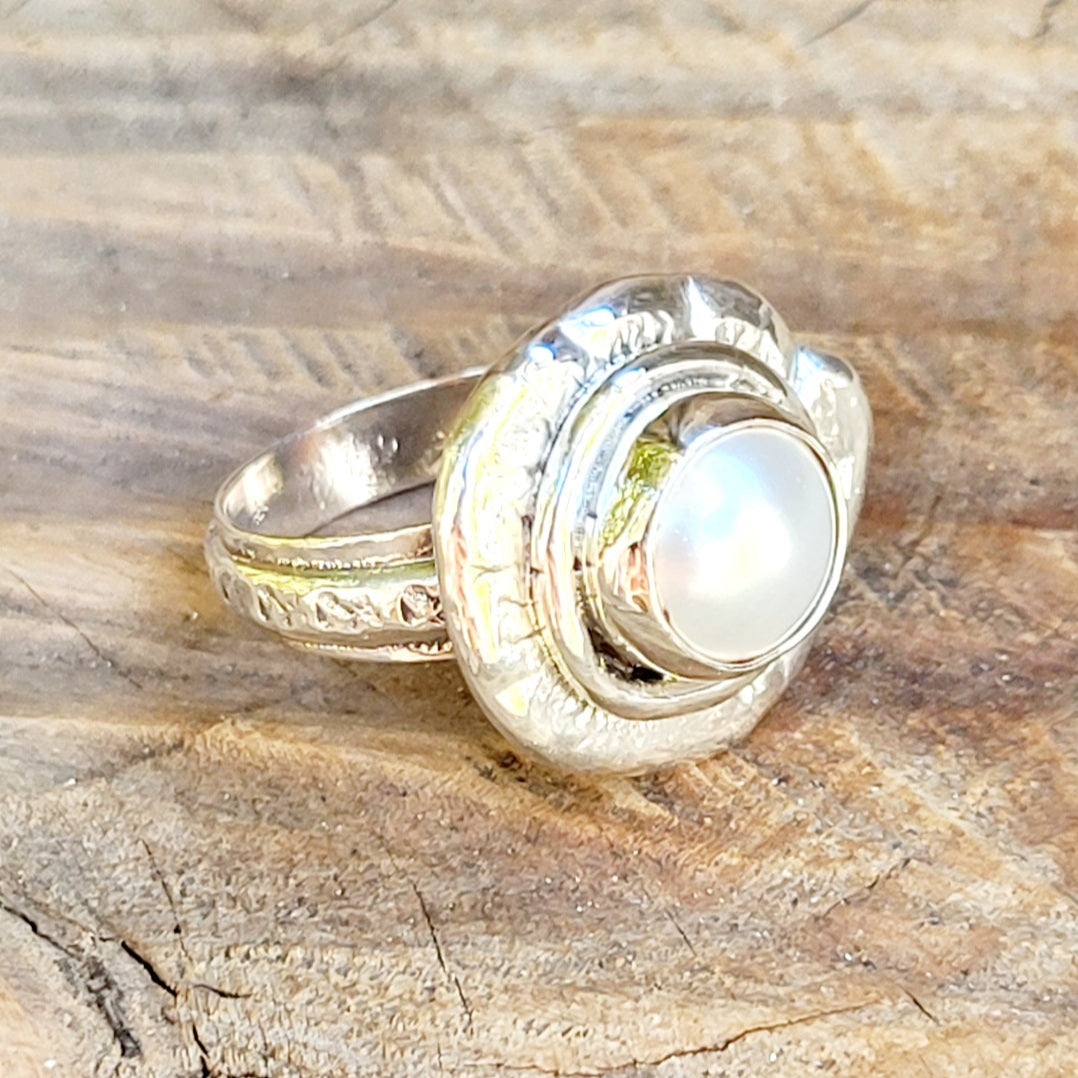 Pearl and Sterling Silver Ring from the "Nugget" collection