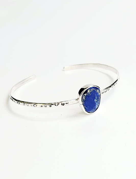 Simple bracelet that highlights the beauty of gemstones