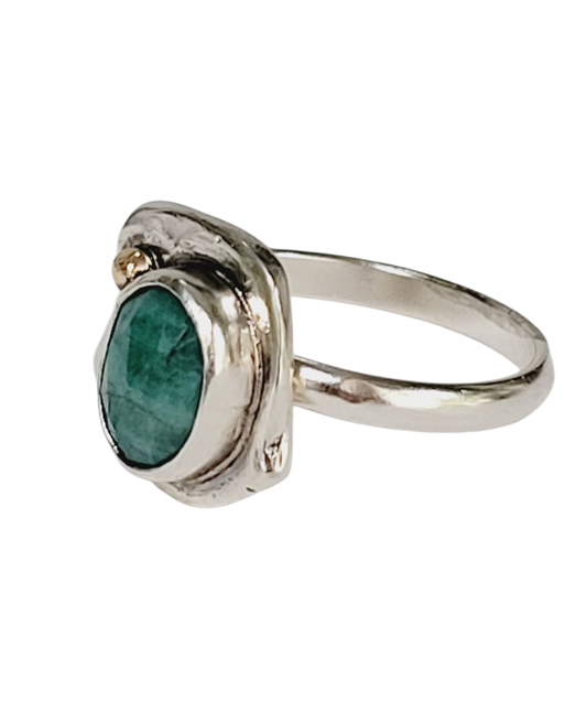 Ring from the "Nugget collection" in sterling silver and emerald