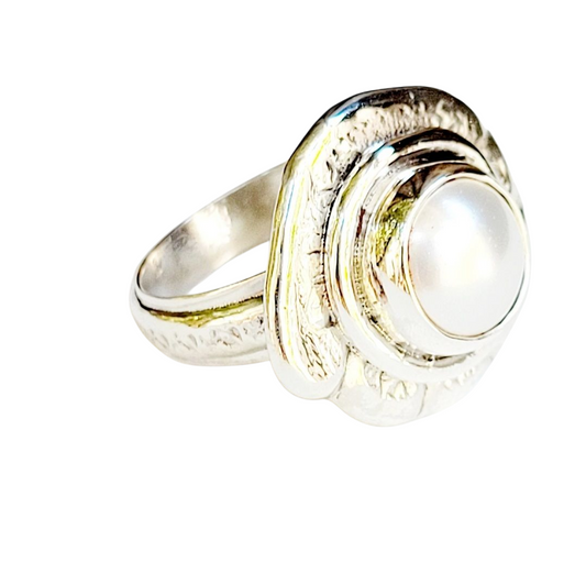 Pearl and Sterling Silver Ring from the "Nugget" collection